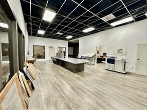 7701-7715 NW 56th St, Miami, FL for lease Interior Photo- Image 2 of 7