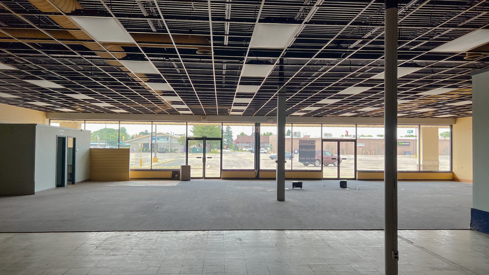 1950 Pipestone Rd, Benton Harbor, MI for lease Interior Photo- Image 1 of 10