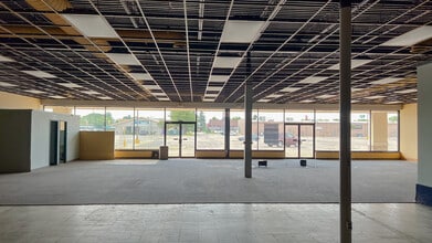 1950 Pipestone Rd, Benton Harbor, MI for lease Interior Photo- Image 1 of 10