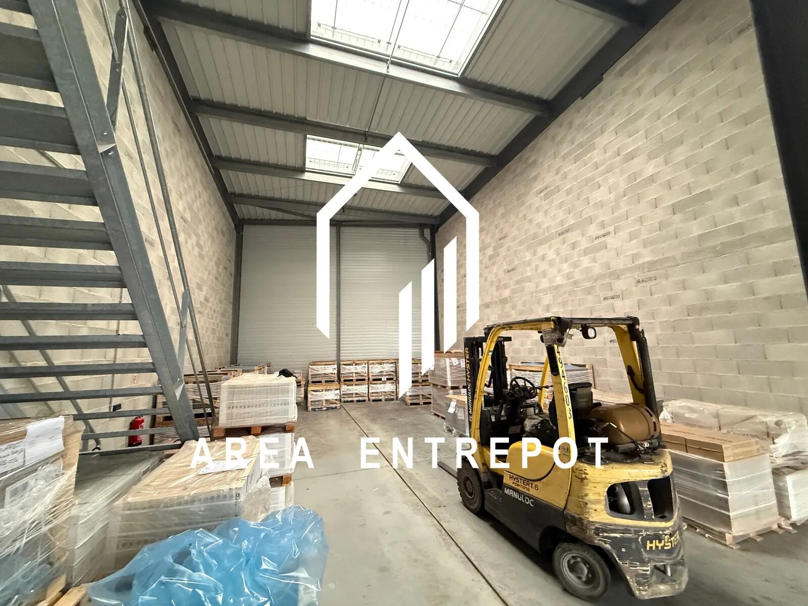 Flex in Vitrolles for lease Building Photo- Image 1 of 7