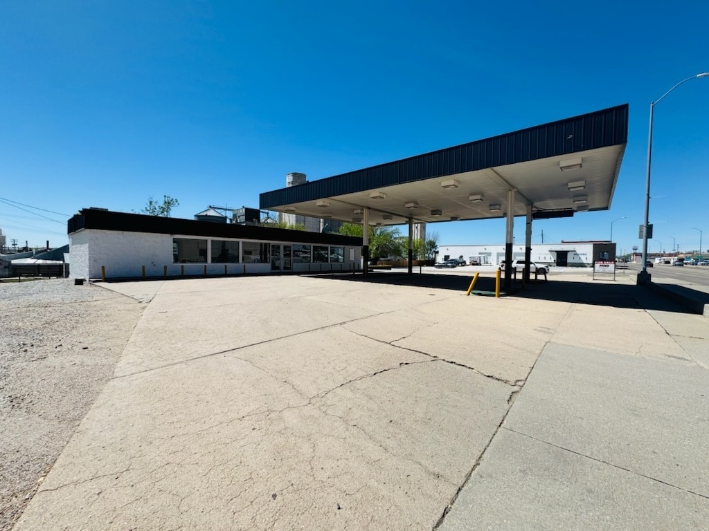 506 E B St, McCook, NE for sale Primary Photo- Image 1 of 16