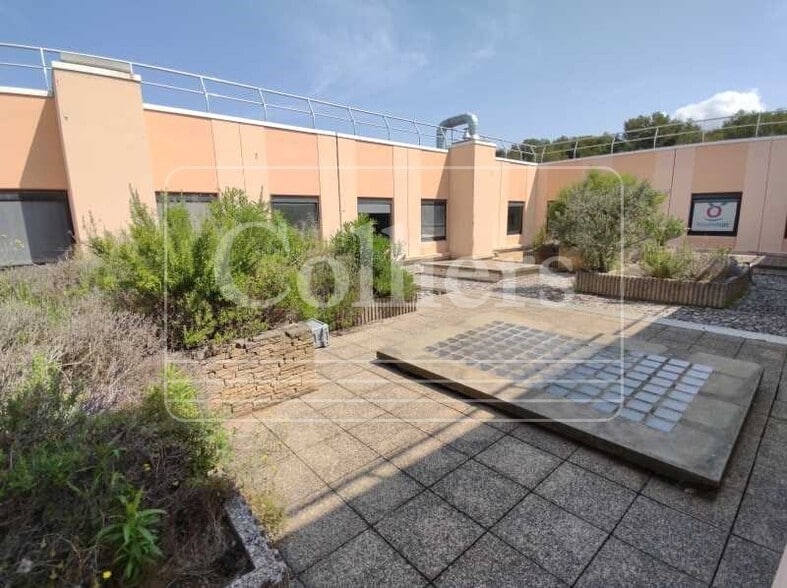 Office in Vitrolles for lease - Building Photo - Image 3 of 13