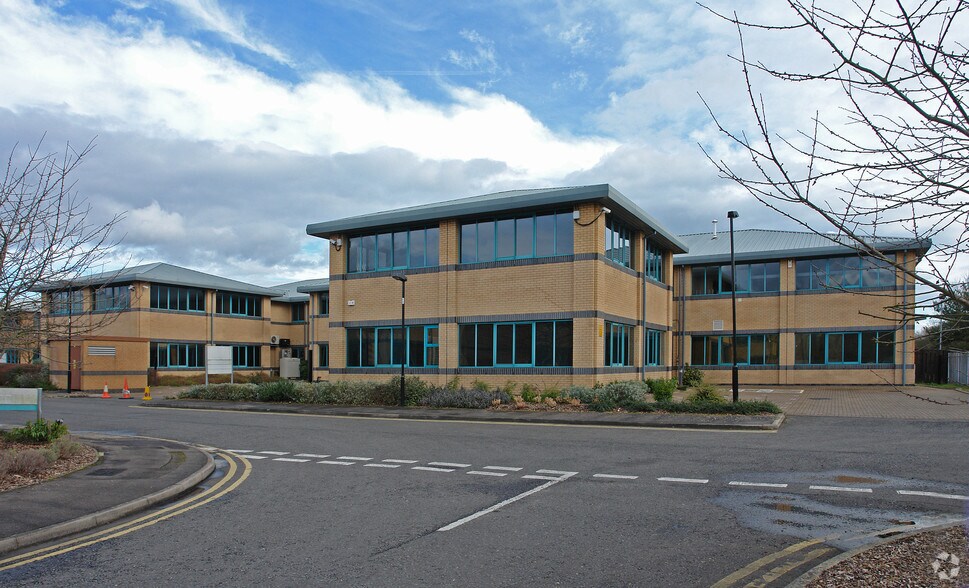 4-10 The Quadrant, Abingdon à louer - Photo du bâtiment - Image 3 de 7