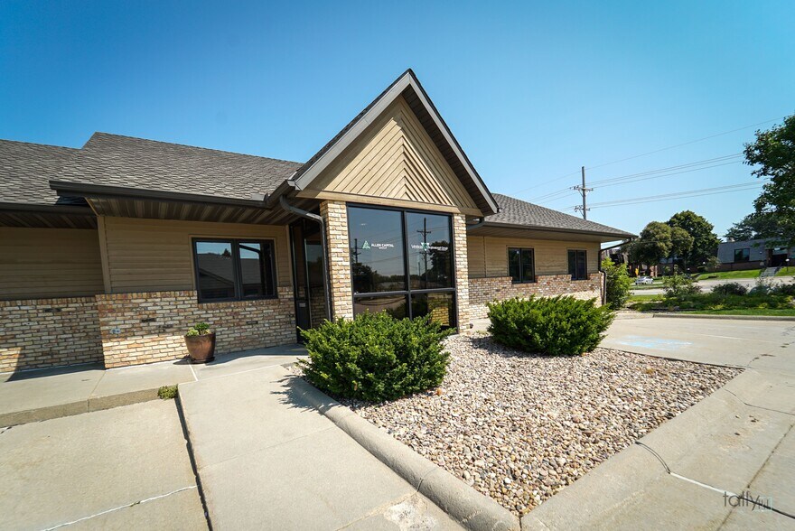 3032 W Stolley Park Rd, Grand Island, NE à louer - Photo du bâtiment - Image 2 de 34