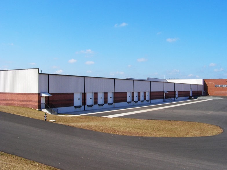 1000 N Cannon Ave, Lansdale, PA for lease - Building Photo - Image 3 of 11