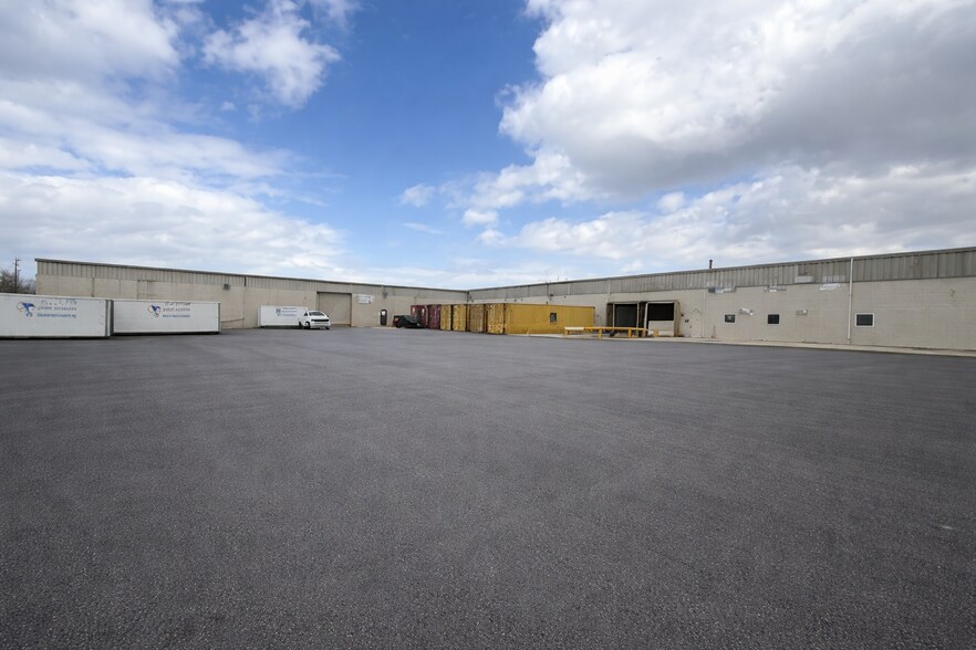 1721 Dove St, Port Huron, MI à louer - Photo du bâtiment - Image 3 de 16