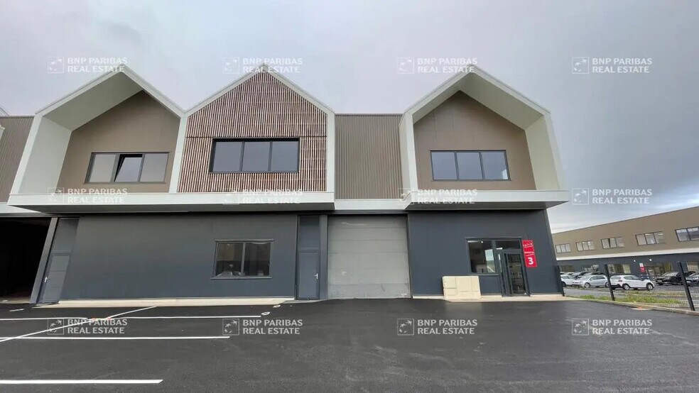 Local d'activités dans Flins-sur-Seine à vendre - Photo du bâtiment - Image 3 de 8