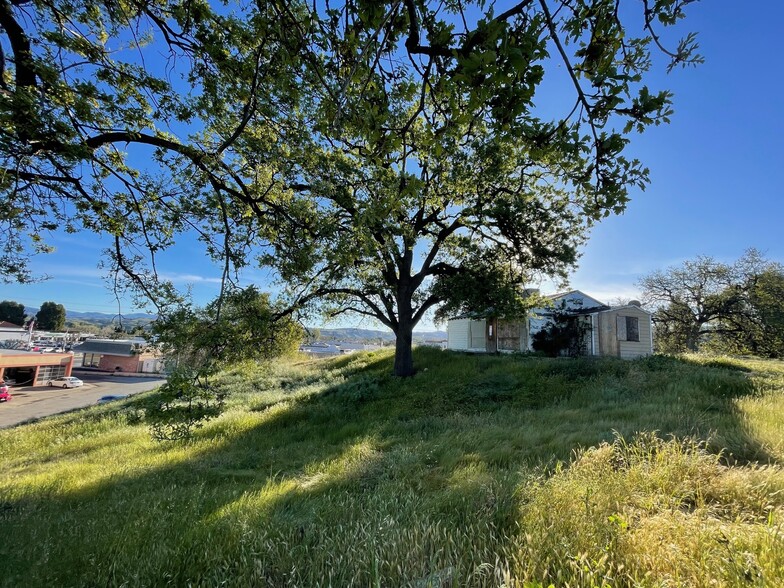 23452 Lyons Ave, Santa Clarita, CA for sale - Building Photo - Image 3 of 16