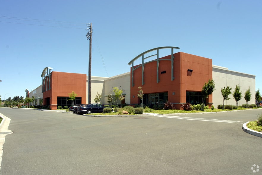 5466 Gateway Plaza Dr, Benicia, CA for lease - Building Photo - Image 2 of 5