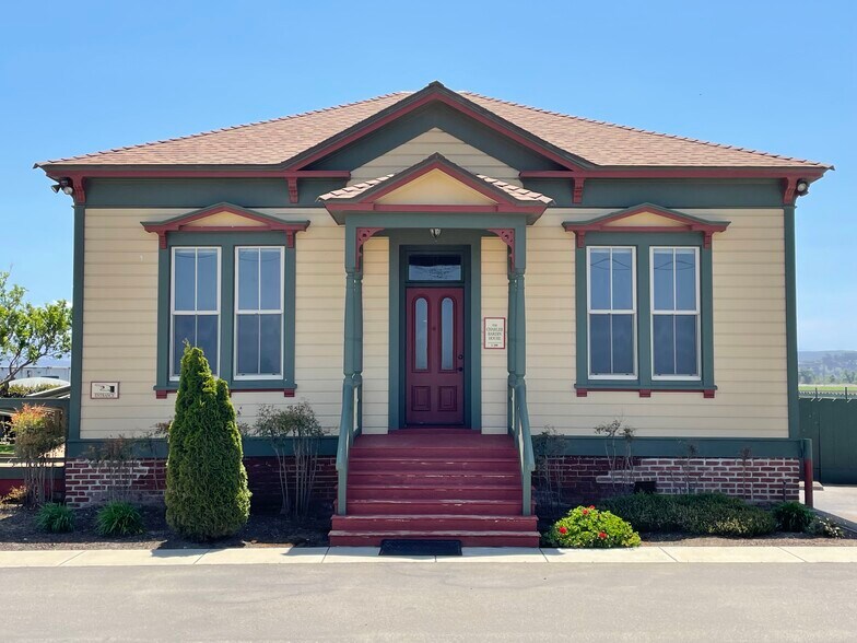 425 W Blanco Rd, Salinas, CA à louer - Photo du bâtiment - Image 2 de 10