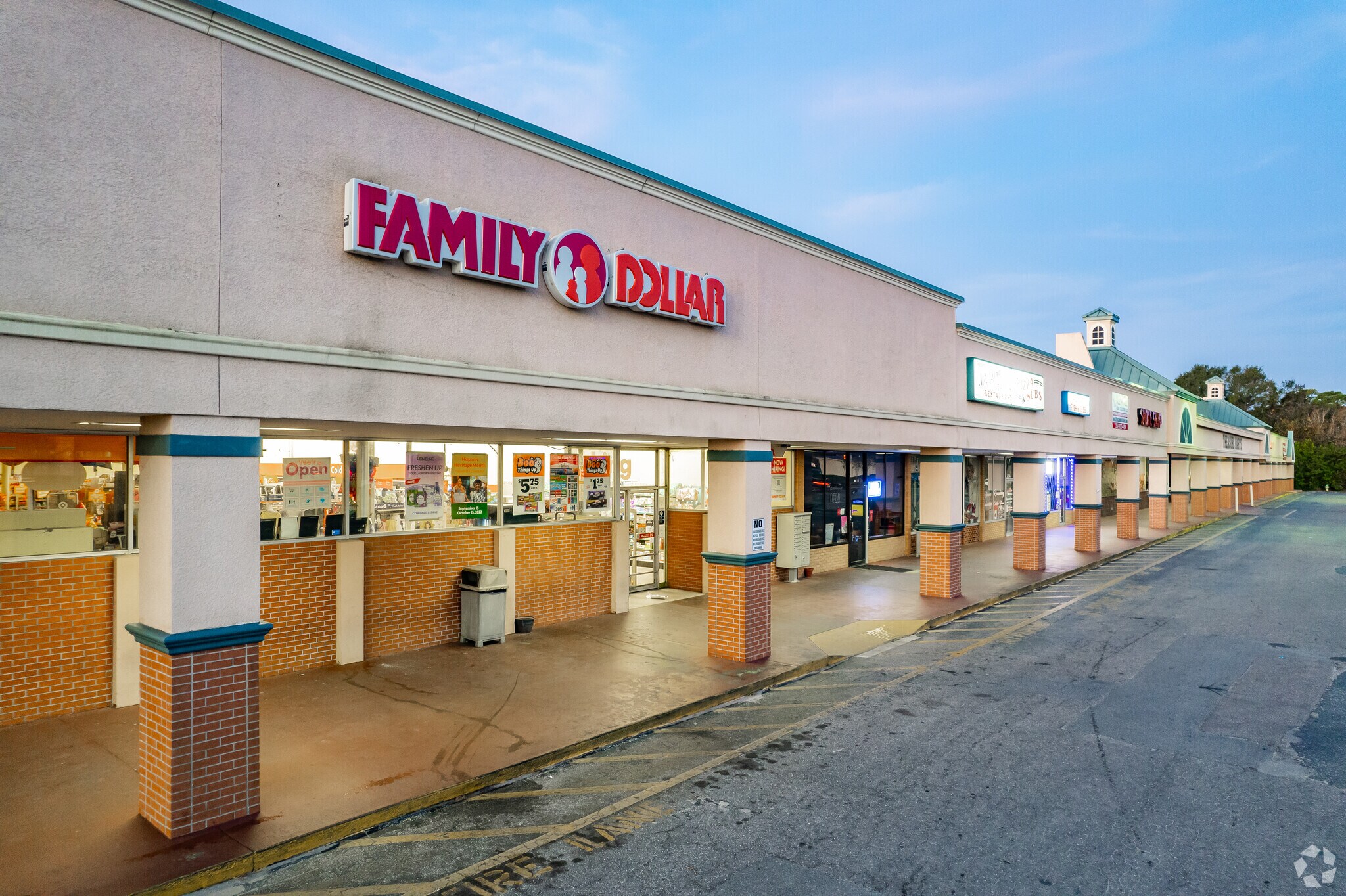 2700-2738 W Old Highway 441, Mount Dora, FL for lease Building Photo- Image 1 of 17