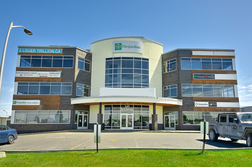 145 Rue De Sherbrooke, Cowansville, QC for lease - Building Photo - Image 2 of 19