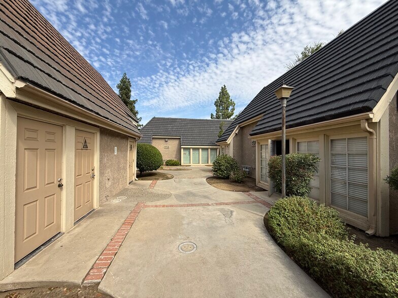 2130 N Winery Ave, Fresno, CA à louer - Photo du bâtiment - Image 2 de 13