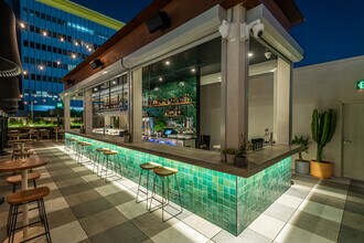 1518 Cahuenga Blvd, Los Angeles, CA à louer Photo intérieure- Image 2 de 16