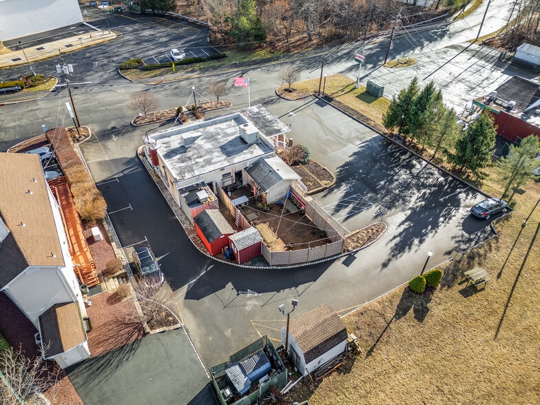 7 Allston Rd, South Brunswick, NJ à vendre - Photo du bâtiment - Image 3 de 6