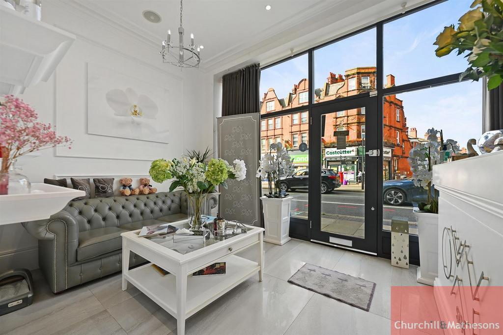 184 Finchley Rd, Londres à louer Photo du bâtiment- Image 1 de 15