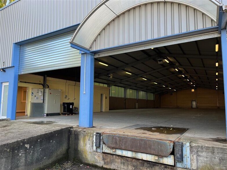 Flex in Fegersheim for lease - Building Photo - Image 2 of 5