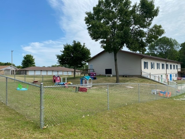 16 S Summit Ave, Nora Springs, IA for lease - Building Photo - Image 3 of 23