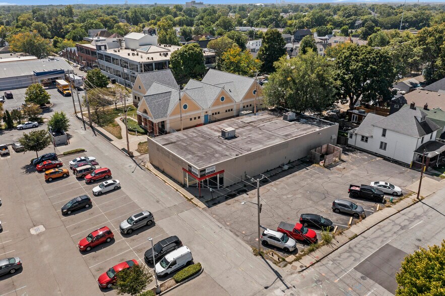 1017 E Morris St, Indianapolis, IN à louer - Photo du bâtiment - Image 1 de 11