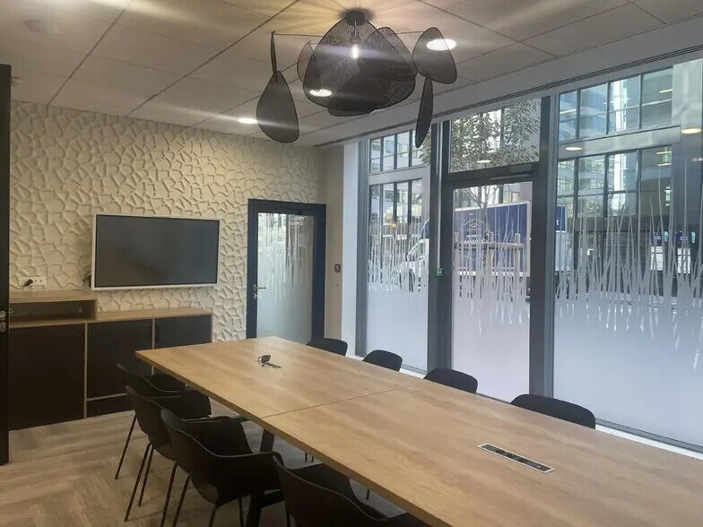 1 Rue Mozart, Clichy for lease - Building Photo - Image 3 of 25