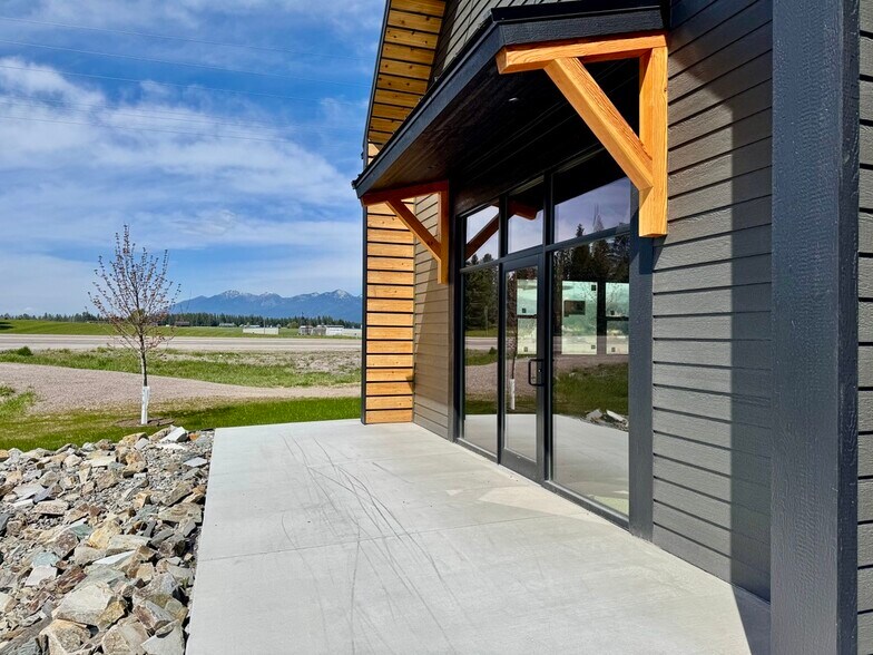 101 Jewel Basin Ct, Bigfork, MT à vendre - Photo du bâtiment - Image 3 de 38
