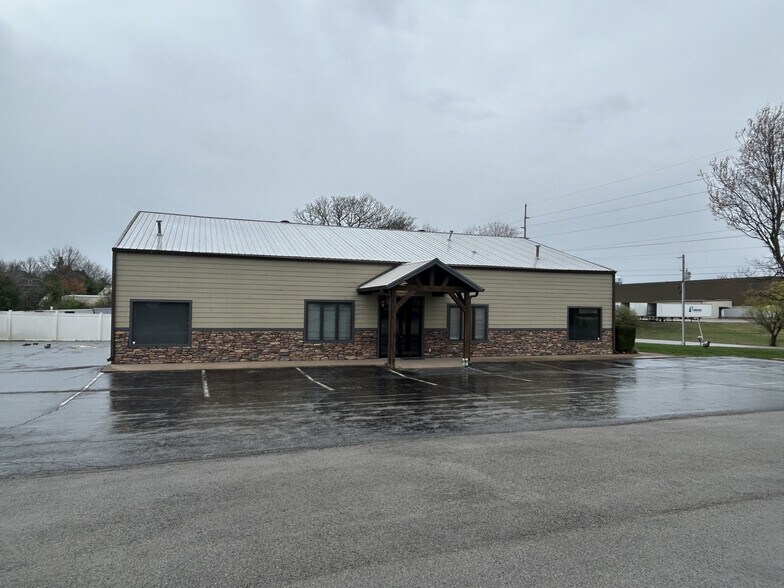 188 Cal Batsel Rd, Bowling Green, KY à vendre - Photo du bâtiment - Image 2 de 9