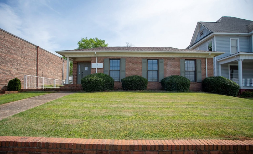 1127 Leighton Ave, Anniston, AL à vendre - Photo principale - Image 1 de 13