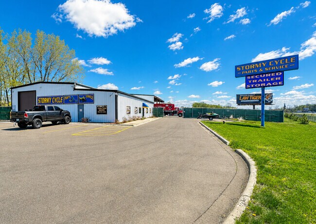 Plus de détails pour 5640 Mackenzie Ave, Albertville, MN - Industriel à louer