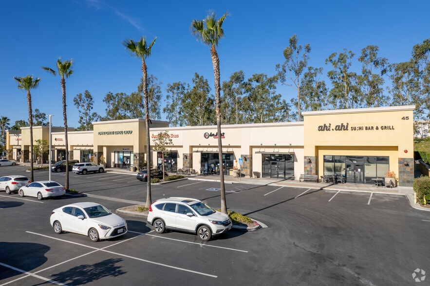 45 Auto Center Dr, Lake Forest, CA à vendre - Photo du bâtiment - Image 2 de 9