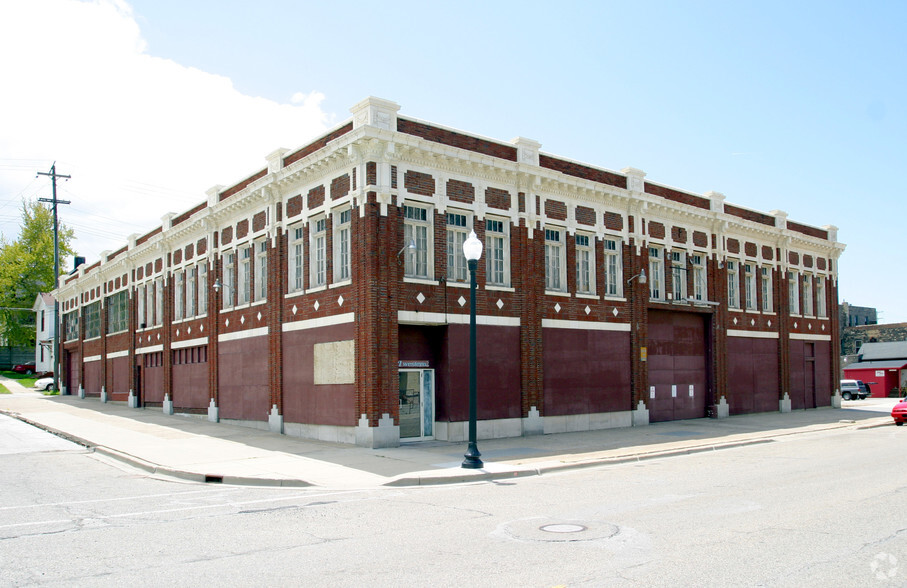 521 W Western Ave, Muskegon, MI for sale - Primary Photo - Image 1 of 2