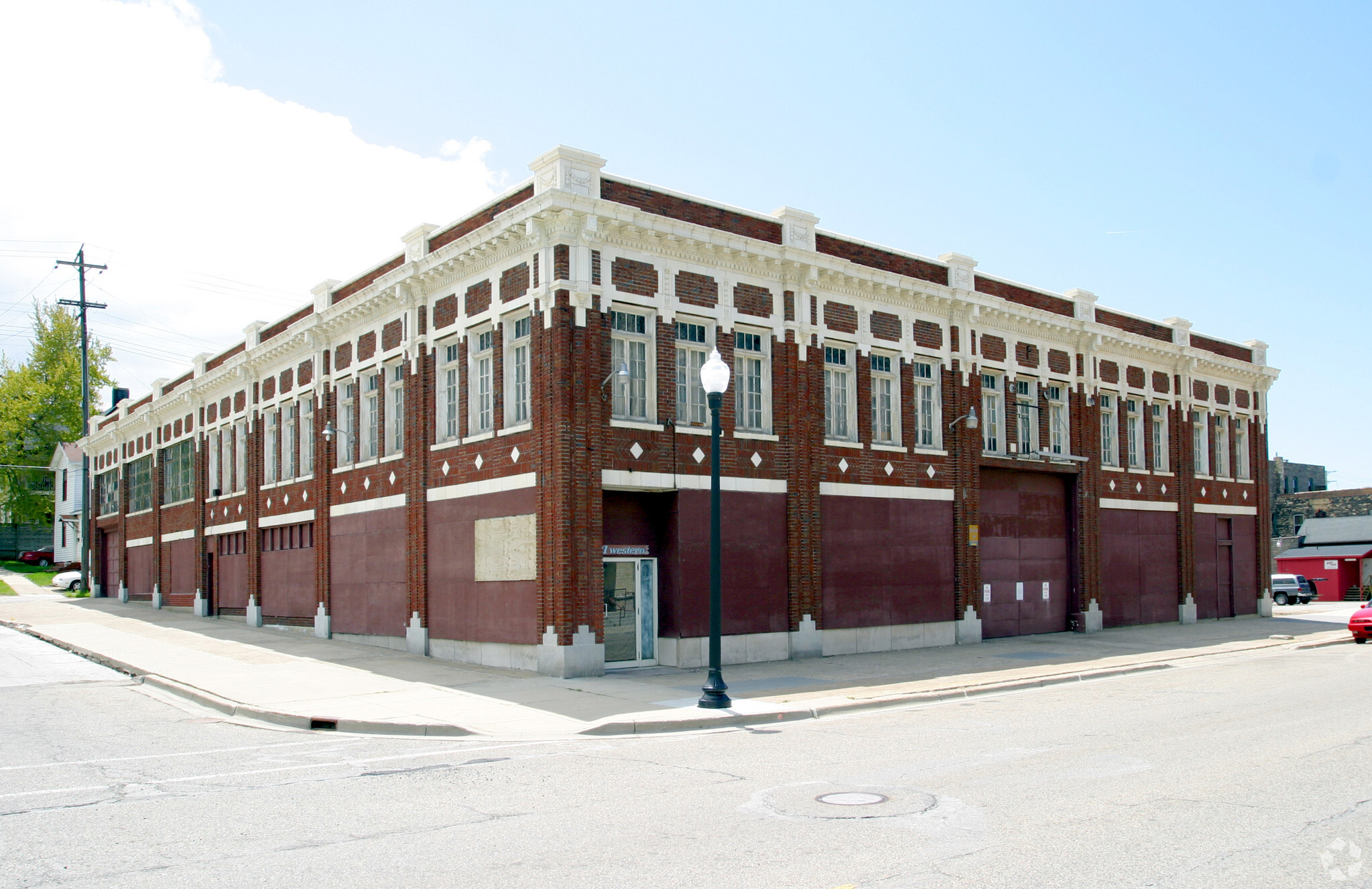 521 W Western Ave, Muskegon, MI for sale Primary Photo- Image 1 of 3