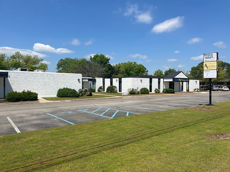 8300 Whitesburg Dr, Huntsville, AL à vendre - Photo du bâtiment - Image 3 de 16