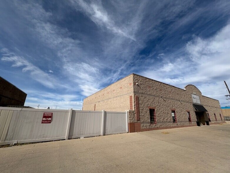 3899 Quentin St, Denver, CO à vendre - Photo du bâtiment - Image 2 de 7