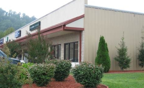 417 Blue Ridge St, Blairsville, GA for lease - Primary Photo - Image 1 of 3