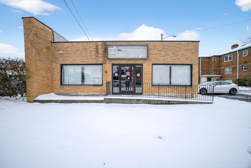 4226 Mayfield Rd, Cleveland, OH à vendre - Photo du bâtiment - Image 2 de 15
