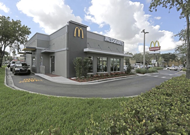 Plus de détails pour 13890 SW 56th St, Miami, FL - Commerce de détail à louer