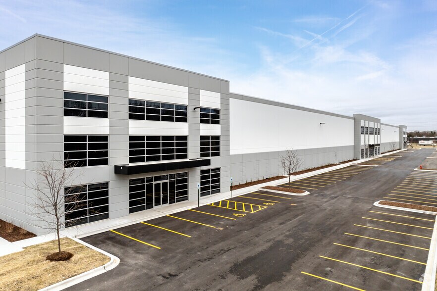 1120 Tollgate Rd, Elgin, IL à louer - Photo du bâtiment - Image 1 de 9