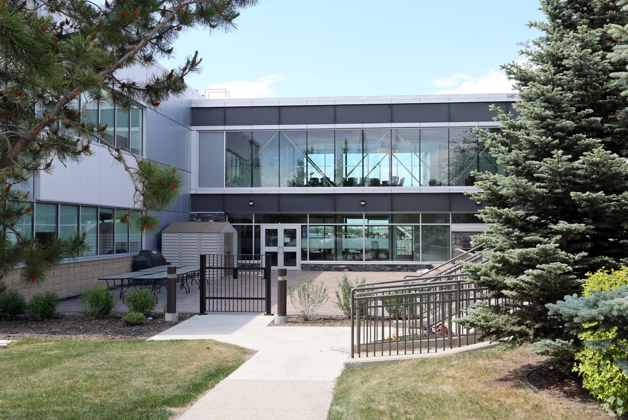 8404 Mcintyre Rd NW, Edmonton, AB for lease Building Photo- Image 1 of 4
