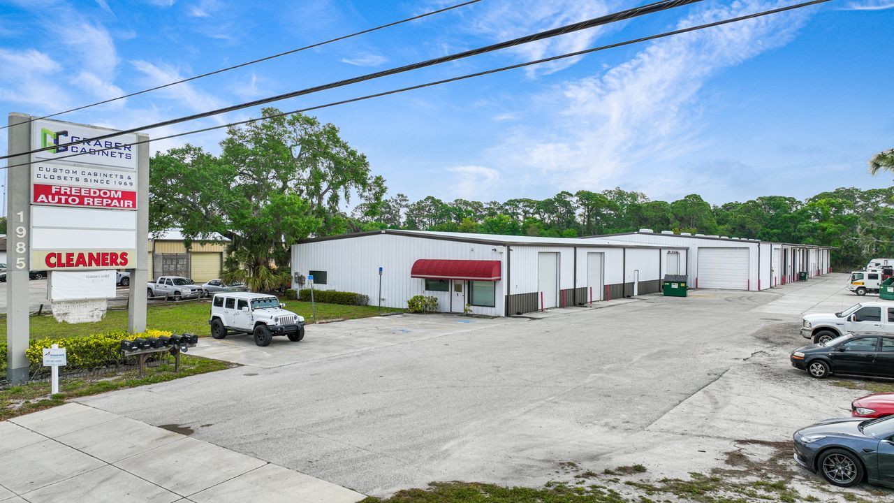 1985 Cattlemen Rd, Sarasota, FL à louer Photo du b timent- Image 1 de 10