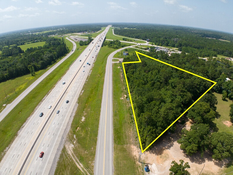 I 45 Feeder Rd, New Waverly, TX à vendre - Photo du bâtiment - Image 1 de 22