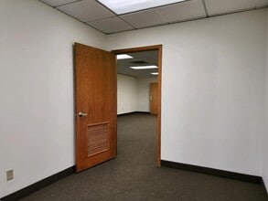 1955 University Ave W, Saint Paul, MN for lease Interior Photo- Image 2 of 8