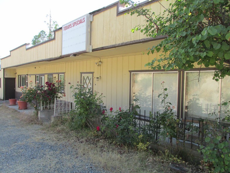 38797 California 41, Oakhurst, CA à louer - Photo du bâtiment - Image 3 de 20