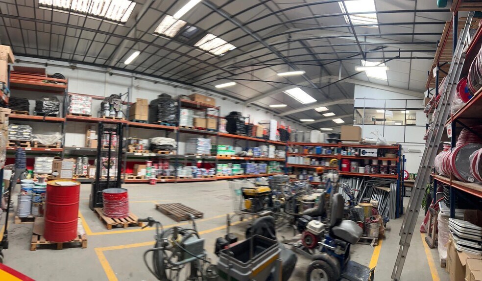 Industrial in San Fernando de Henares, Madrid for sale - Building Photo - Image 2 of 8