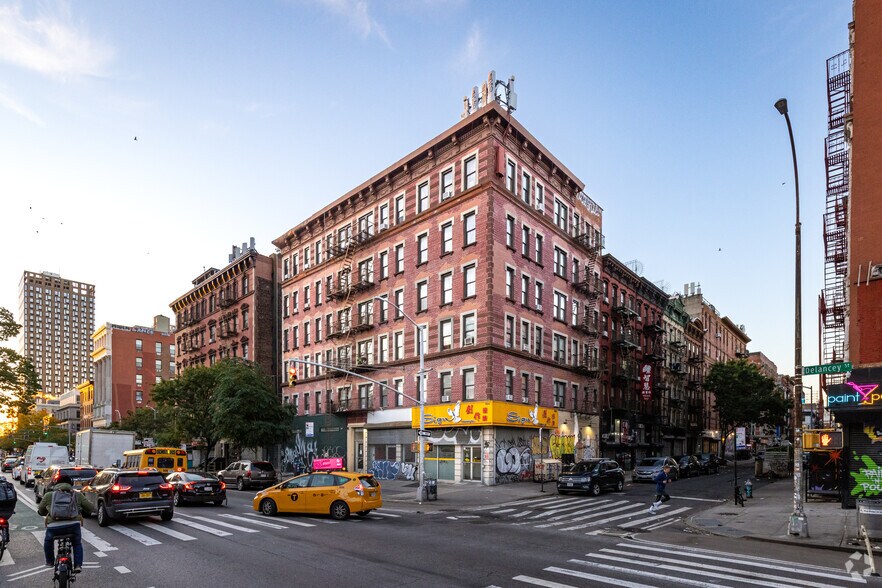 55-61 Delancey St, New York, NY à louer - Photo du bâtiment - Image 3 de 12