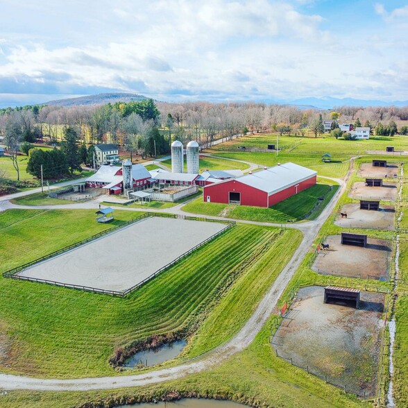 279 Prindle Rd. Prindle Rd, Charlotte, VT for lease - Primary Photo - Image 1 of 16