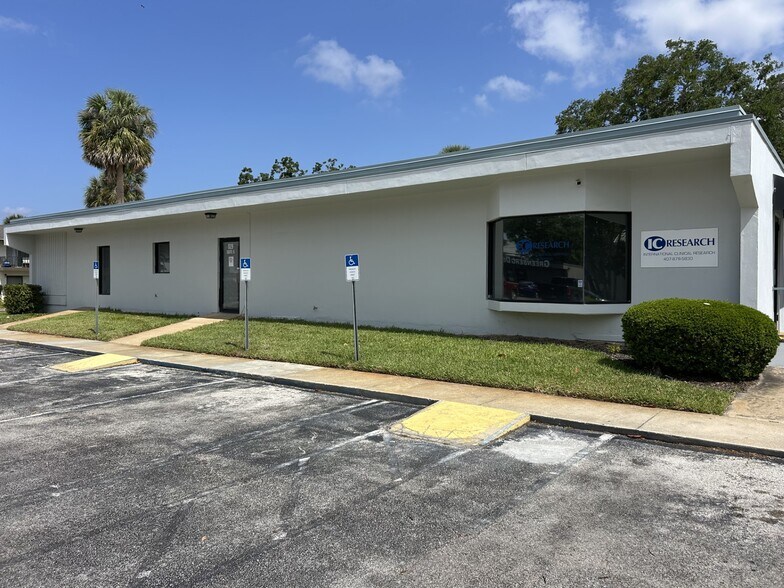 819 E 1st St, Sanford, FL à vendre - Photo du bâtiment - Image 2 de 3