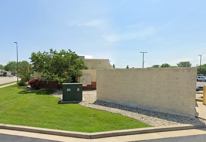 1780 22nd Ave, Kenosha, WI à vendre - Photo du bâtiment - Image 3 de 7