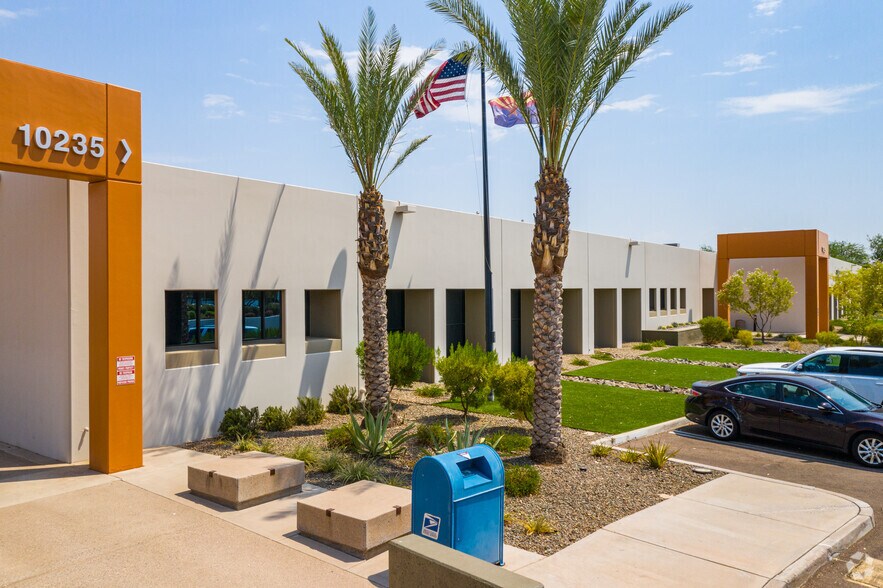 10201 S 51st St, Phoenix, AZ à louer - Photo du bâtiment - Image 2 de 5