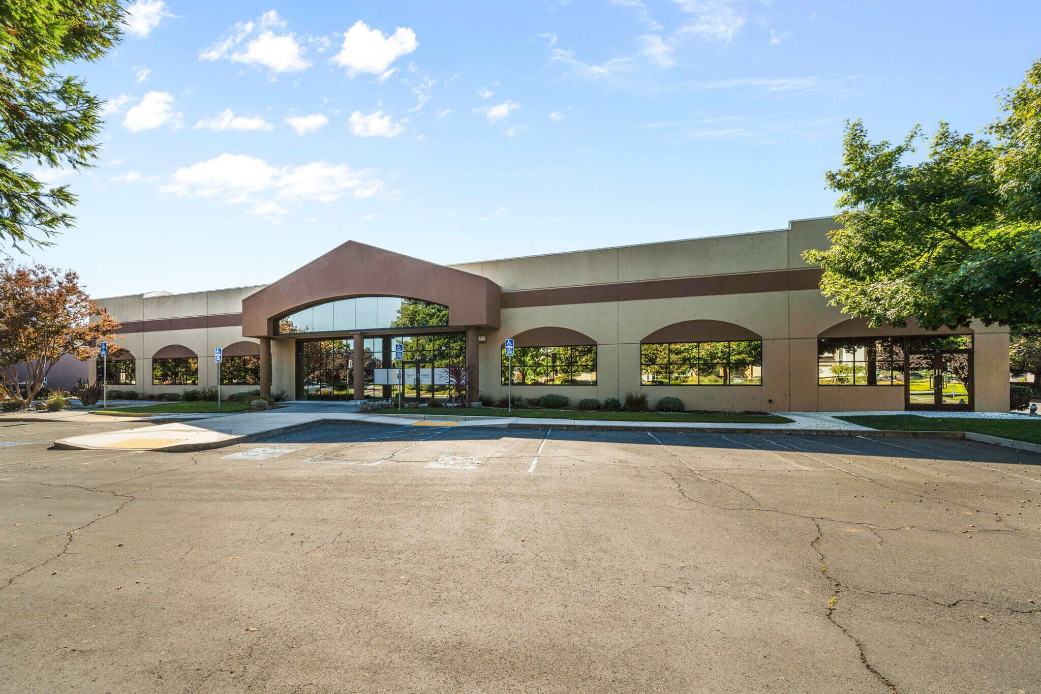560-562 Technology Way, Napa, CA à louer Photo du bâtiment- Image 1 de 18