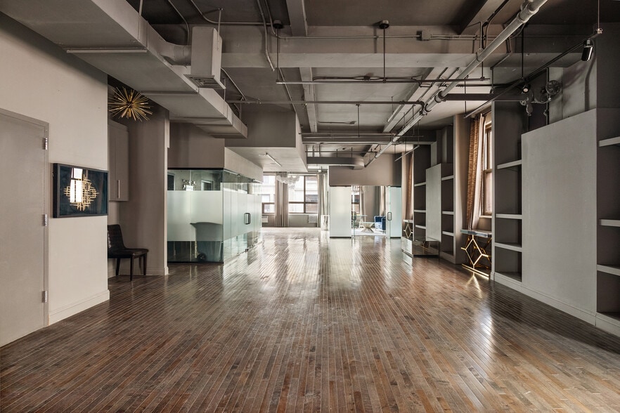 12 W 32nd St, New York, NY for lease - Interior Photo - Image 3 of 13